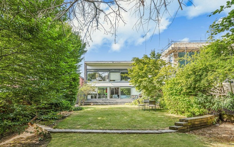 House to rent in Golders Park Close, Golders Hill Park