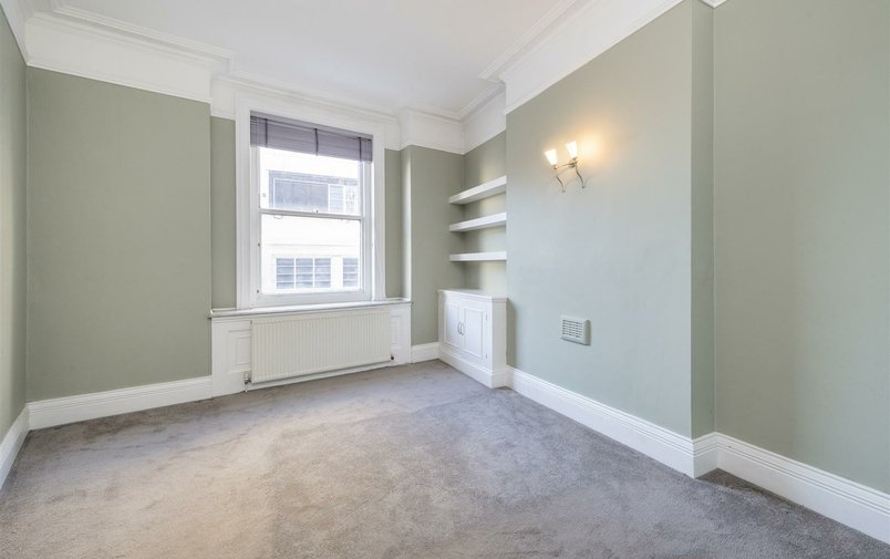 Flat to rent in Goldhurst Terrace, London