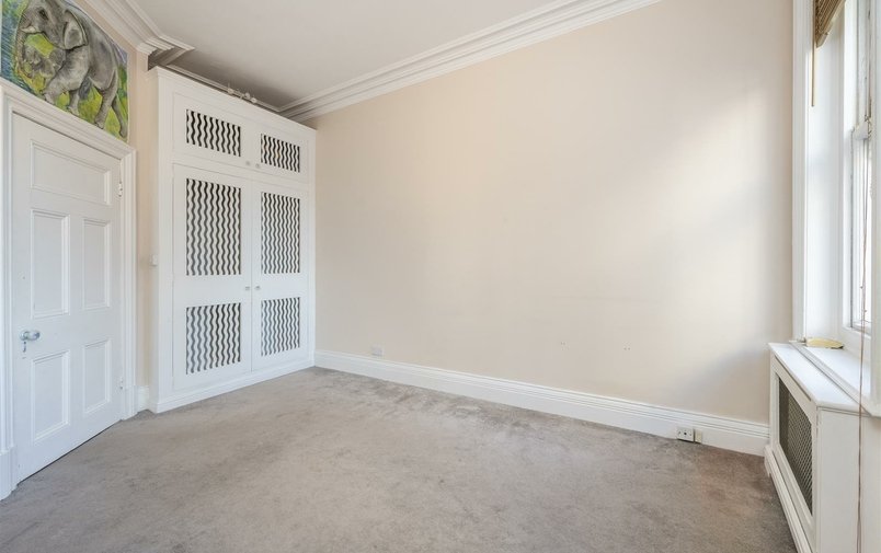 Flat to rent in Goldhurst Terrace, London