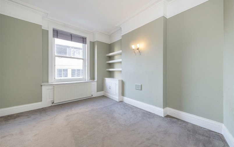 Flat to rent in Goldhurst Terrace, London