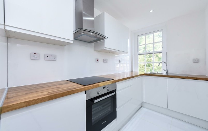 Flat to rent in Prince Arthur Road, Hampstead