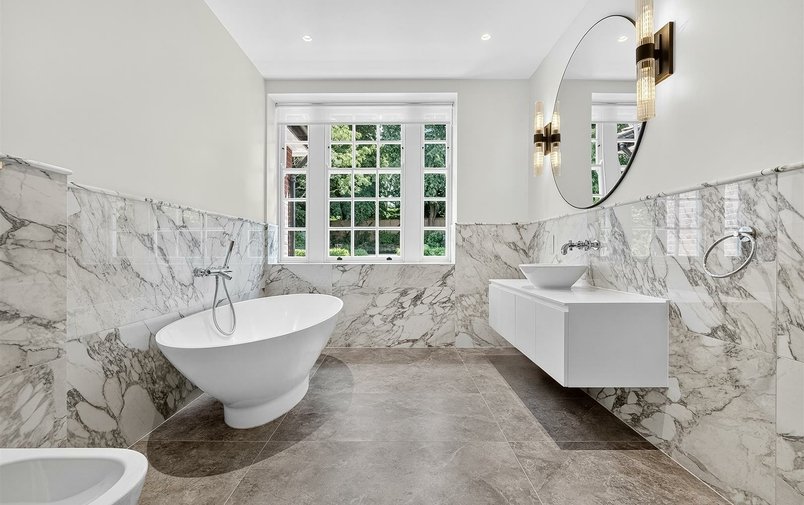 House to rent in Heath Drive, Hampstead