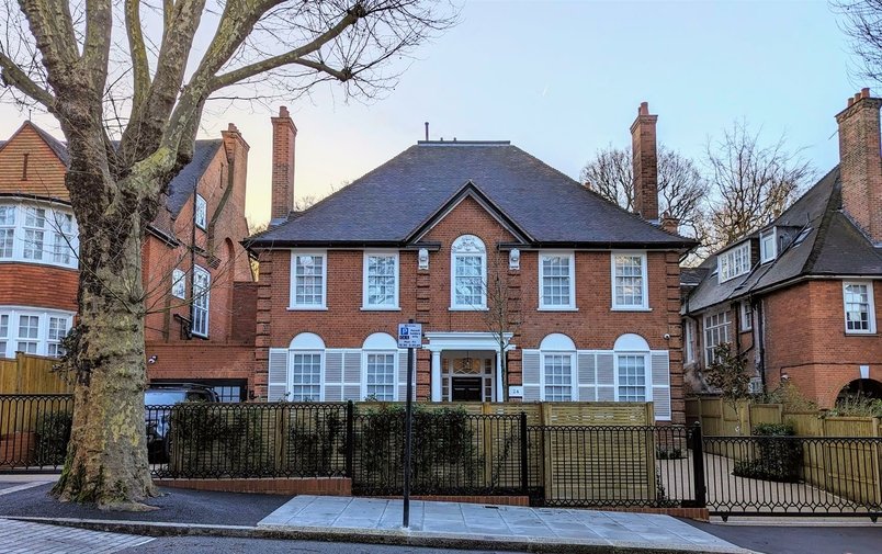 House to rent in Heath Drive, Hampstead