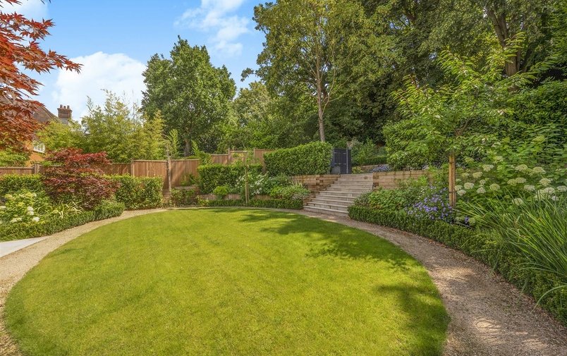 House to rent in Heath Drive, Hampstead