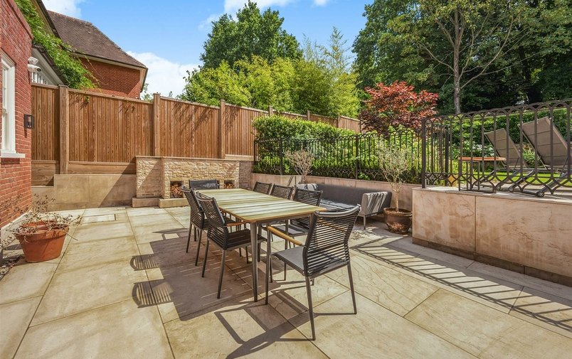 House to rent in Heath Drive, Hampstead