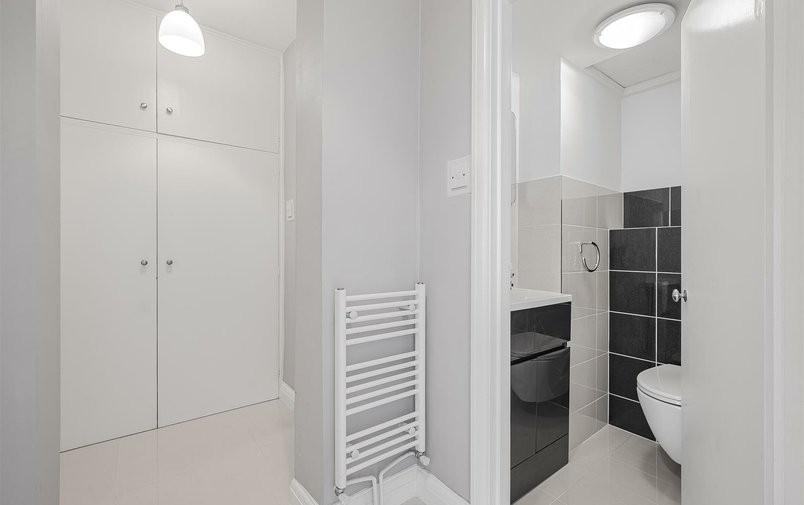 Flat to rent in 2 Heath Street, London