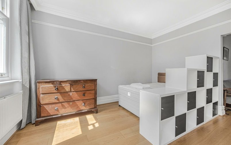 Flat to rent in 2 Heath Street, London