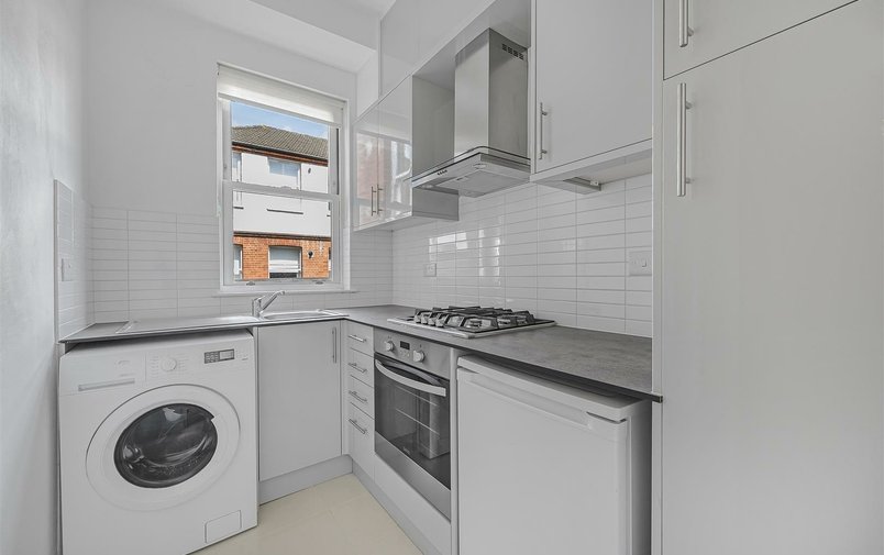 Flat to rent in 2 Heath Street, London