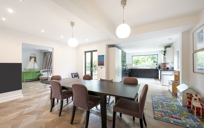 House to rent in Hermitage Lane, Hampstead