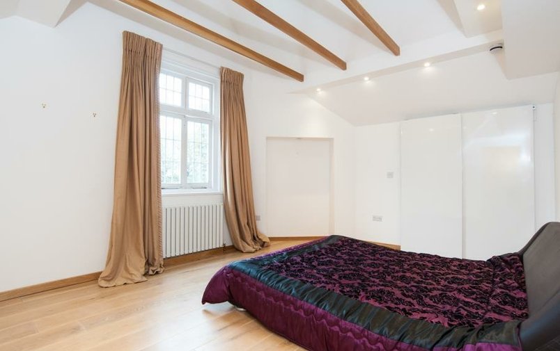 Flat to rent in Heysham Lane, London