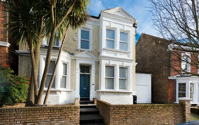 House to rent in Hilltop Road, West Hampstead