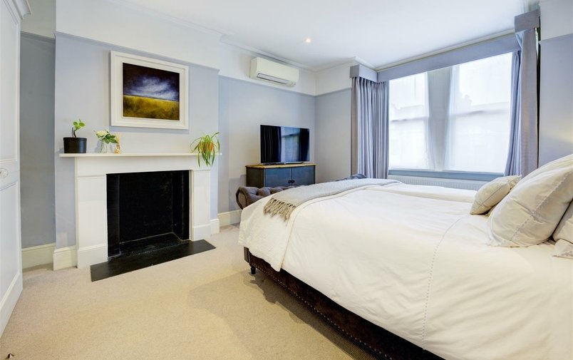House to rent in Hilltop Road, West Hampstead