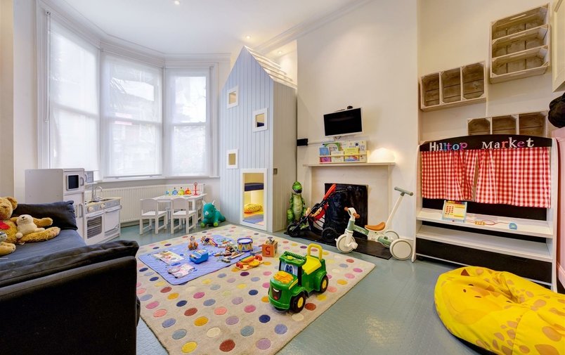 House to rent in Hilltop Road, West Hampstead