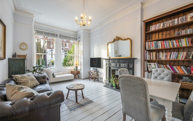 Flat to rent in Kemplay Road, Hampstead Village