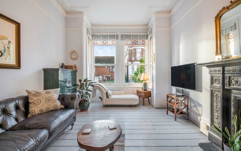 Flat to rent in Kemplay Road, Hampstead Village