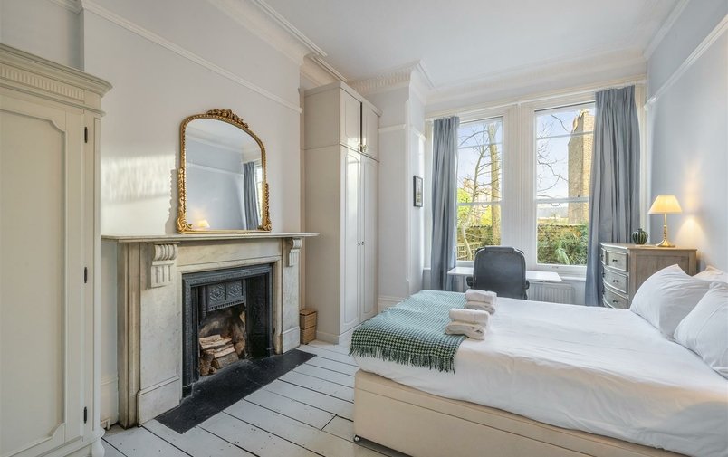 Flat to rent in Kemplay Road, Hampstead Village