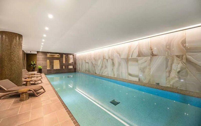 Flat to rent in Kidderpore Avenue, London