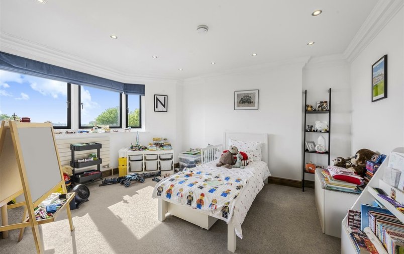 Flat to rent in Lindfield Gardens, Hampstead