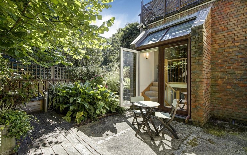 House to rent in Mansion Gardens, Hampstead