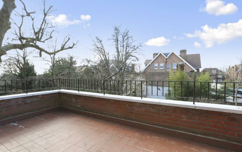 Flat to rent in Maresfield Gardens, Hampstead