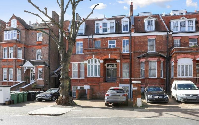 Flat to rent in Maresfield Gardens, Hampstead