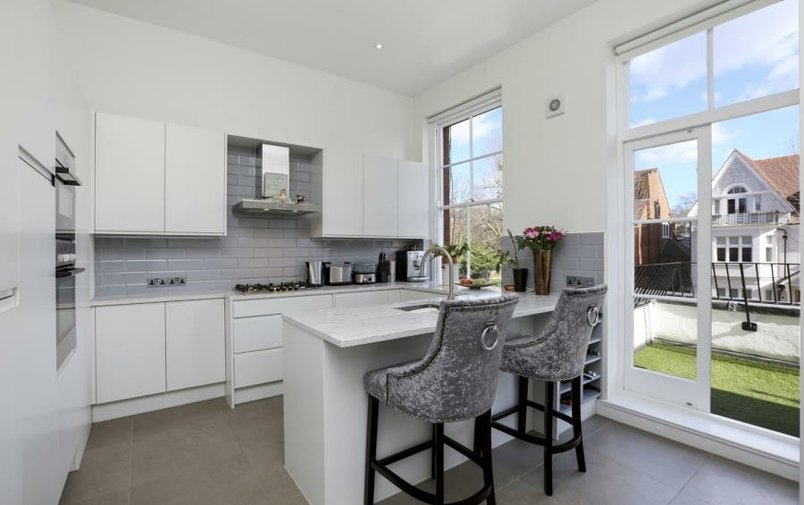 Flat to rent in Maresfield Gardens, Hampstead