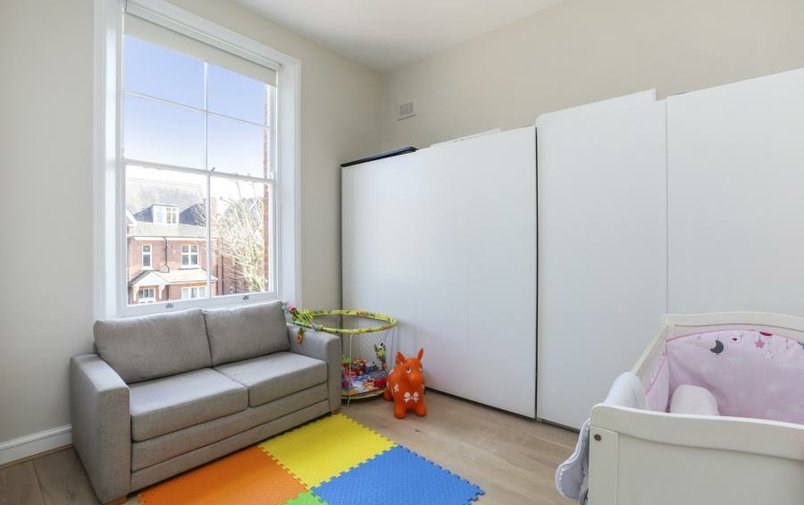 Flat to rent in Maresfield Gardens, Hampstead