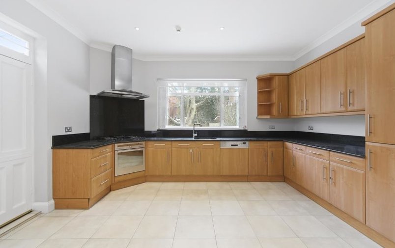 House to rent in Netherhall Gardens, Hampstead