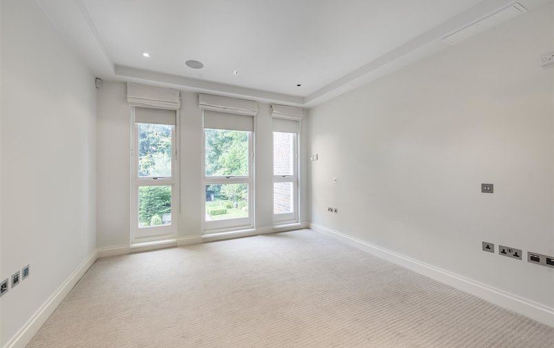 Flat to rent in Netherhall Gardens, Hampstead