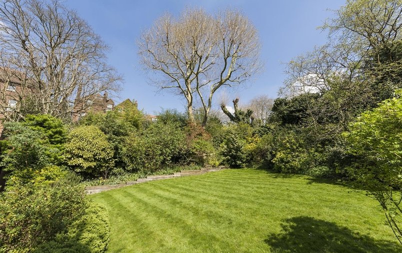 Property to rent in Netherhall Gardens, Hampstead