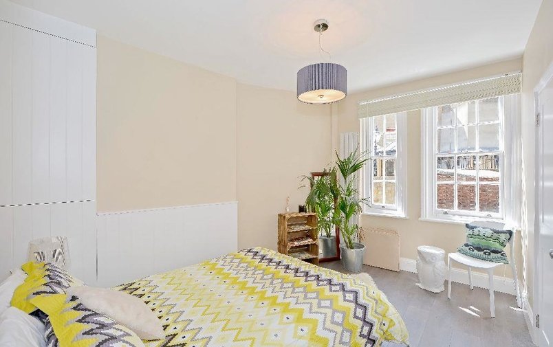 Flat to rent in New End, Hampstead