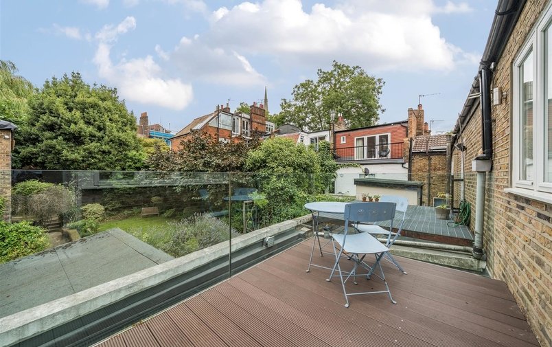 House to rent in New End, Hampstead