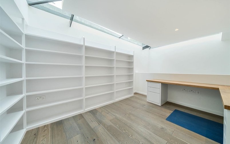 House to rent in New End, Hampstead