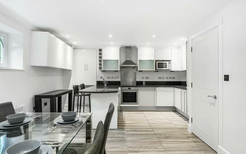 House to rent in North End Way, Hampstead
