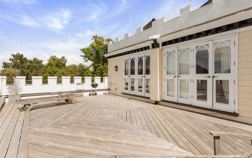 Flat to rent in North End Way, Hampstead