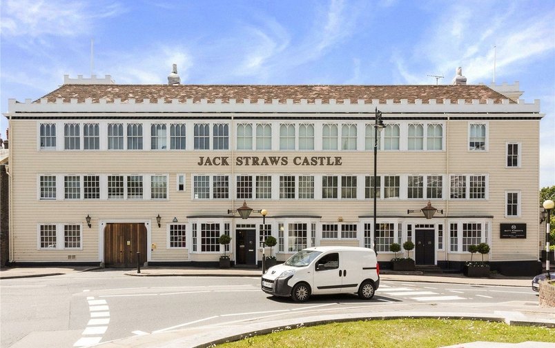 Flat to rent in North End Way, Hampstead