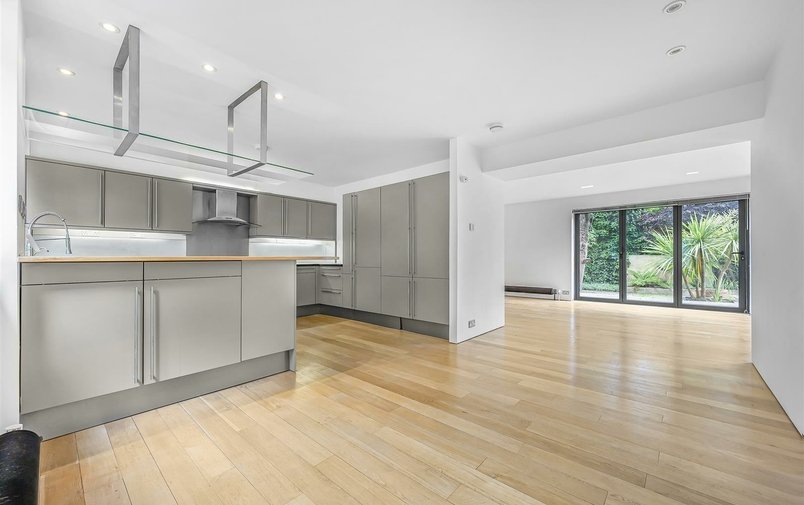House to rent in Ornan Road, London