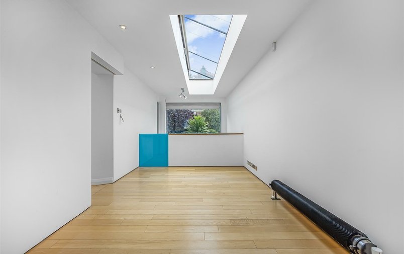 House to rent in Ornan Road, London