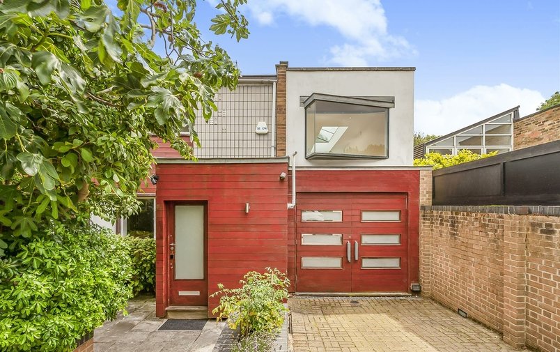 House to rent in Ornan Road, London