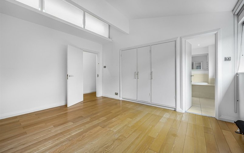 House to rent in Ornan Road, London