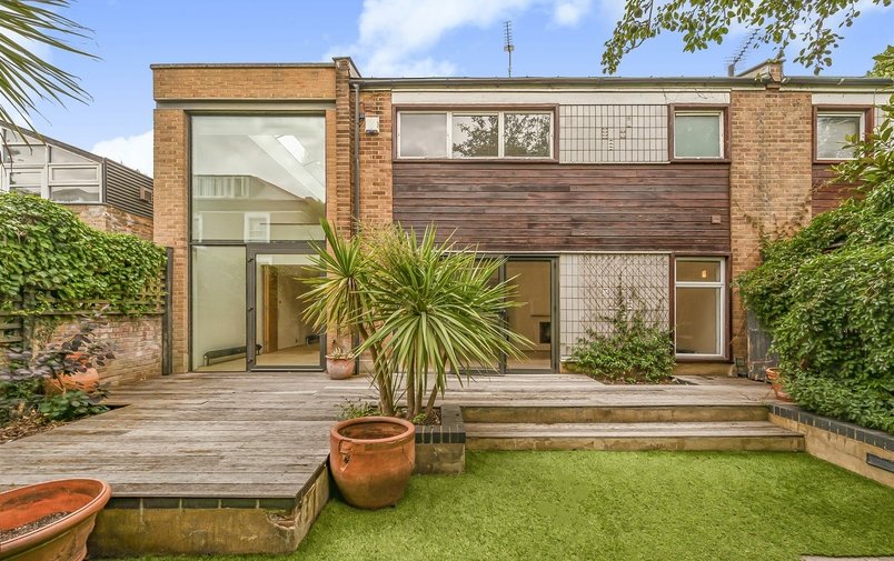 House to rent in Ornan Road, London