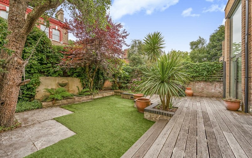 House to rent in Ornan Road, London