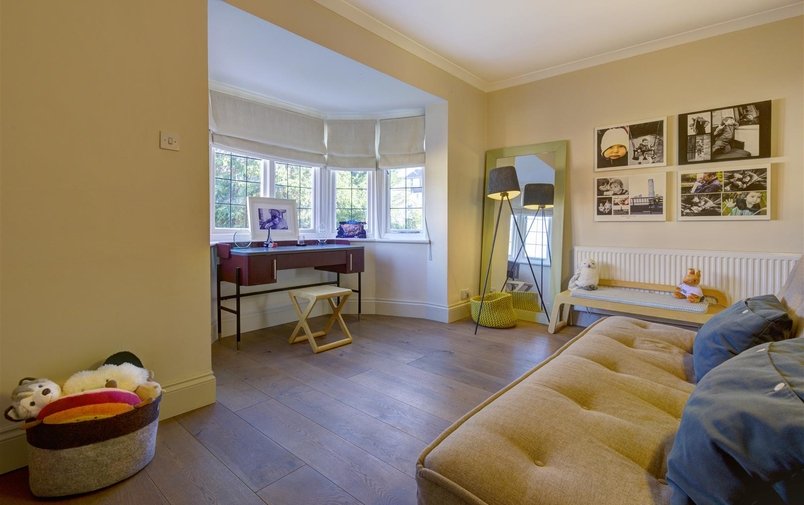 House to rent in Park Drive, Golders Hill Park