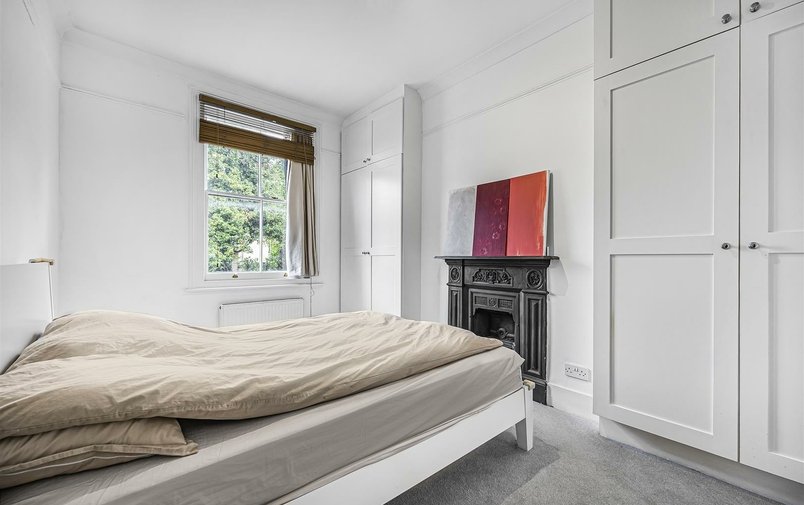 House to rent in Pattison Road, London