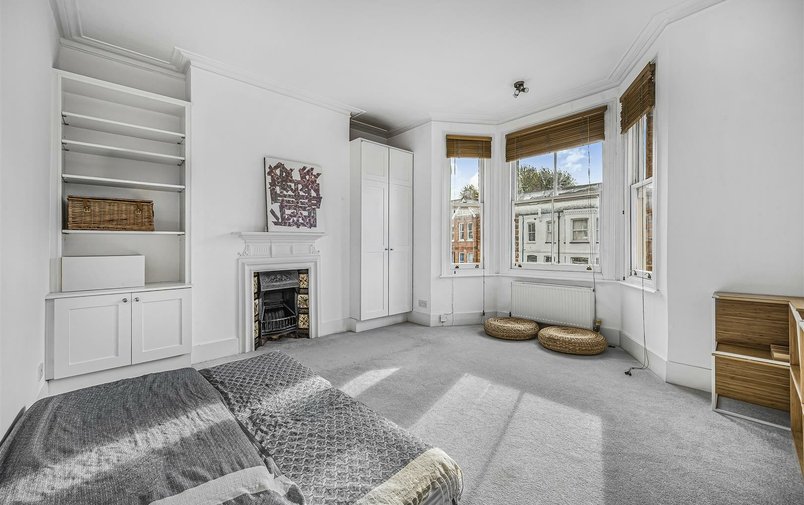 House to rent in Pattison Road, London