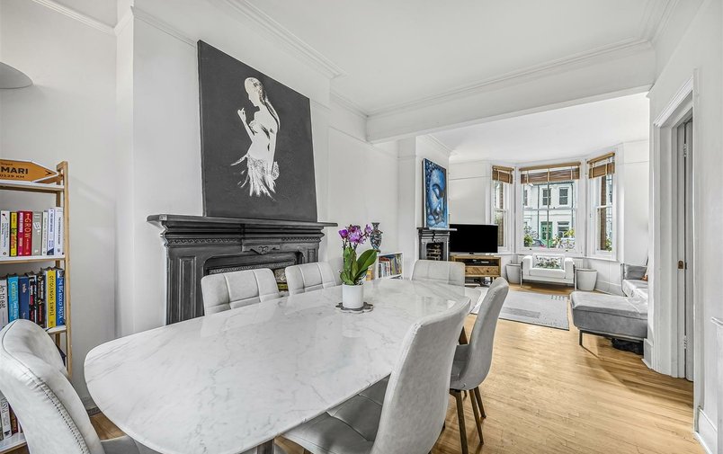 House to rent in Pattison Road, London