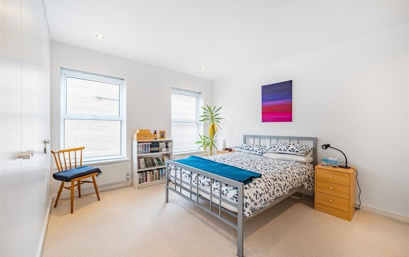 House to rent in Prince Arthur Mews, London