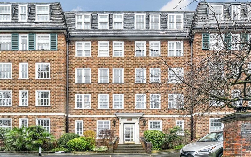 Flat to rent in Prince Arthur Road, Hampstead Village