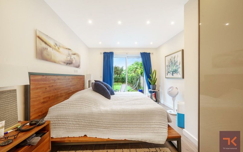 Flat to rent in Prince Arthur Road, Hampstead
