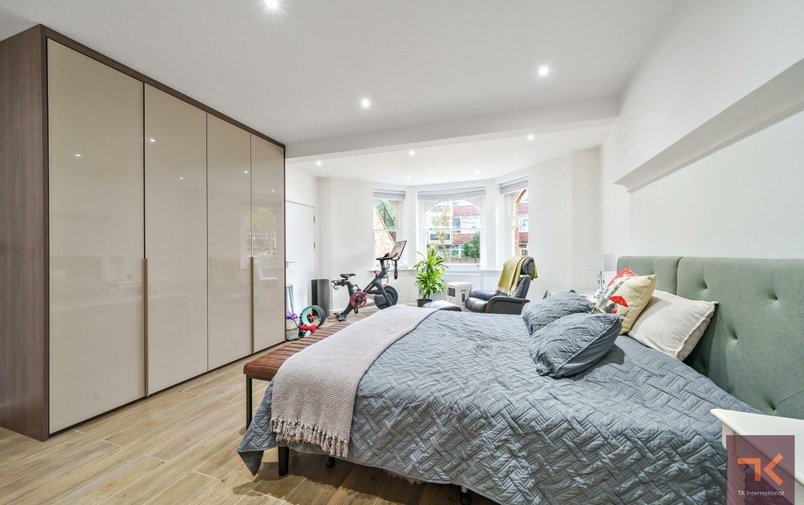 Flat to rent in Prince Arthur Road, Hampstead